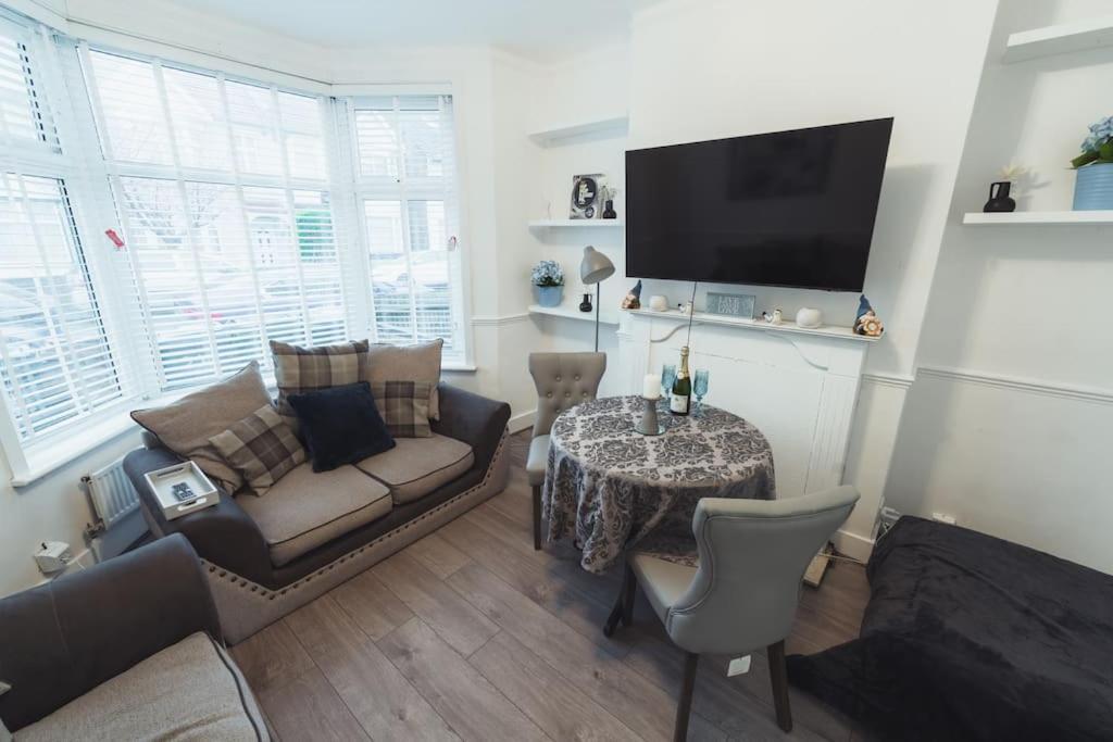 1 Bed - Wifi - Pet Friendly - Harrow Apartment Luaran gambar