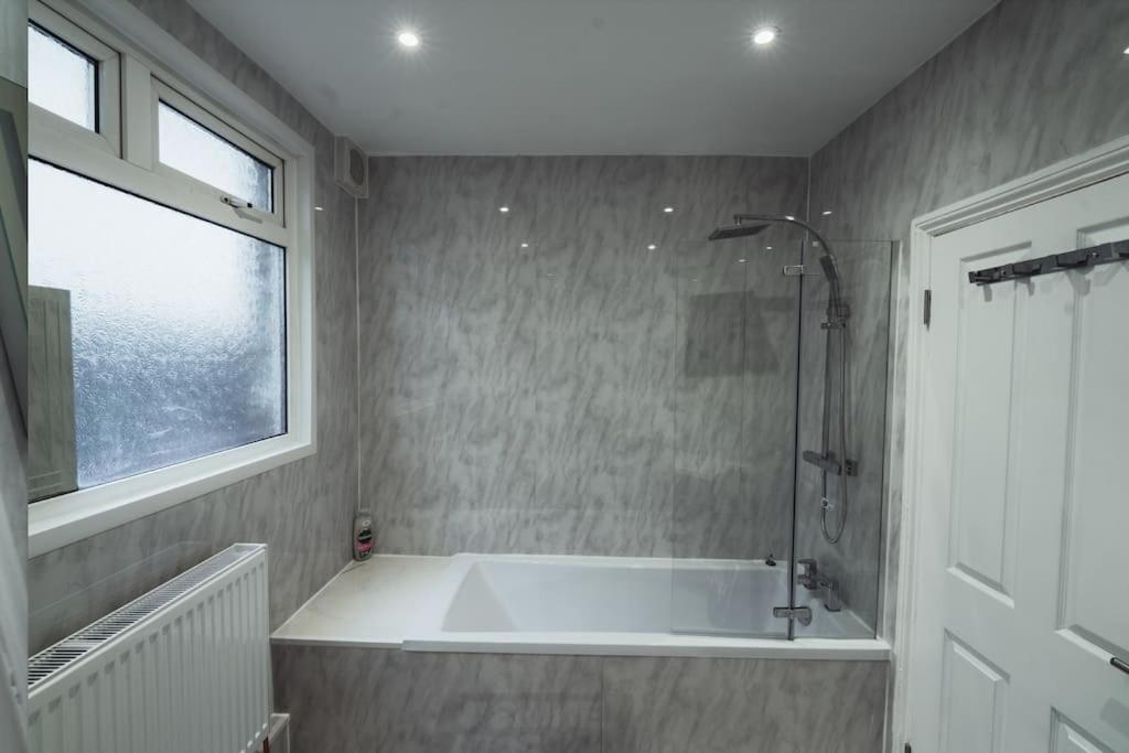 1 Bed - Wifi - Pet Friendly - Harrow Apartment Luaran gambar